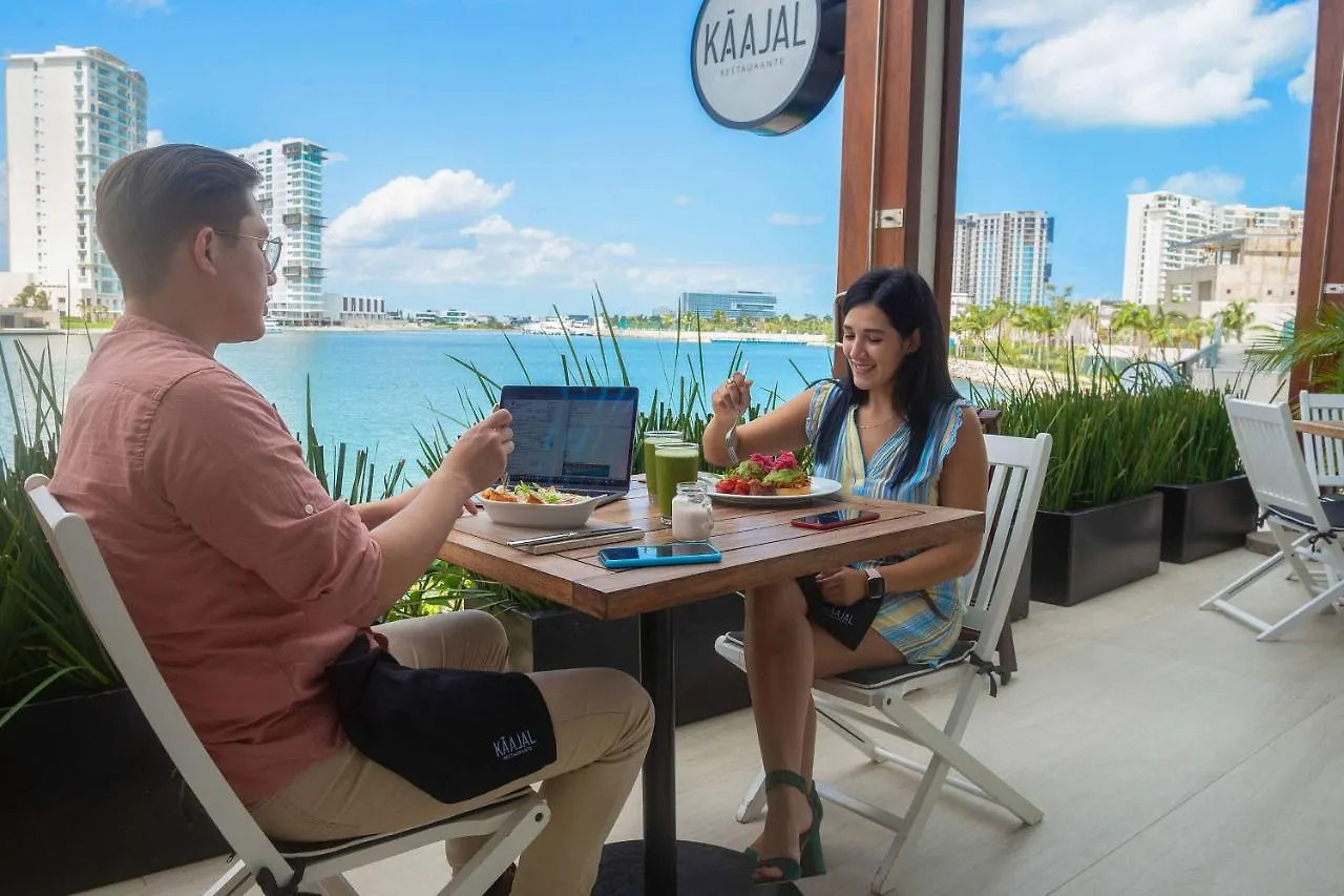 Renaissance Cancun Resort & Marina 5*,