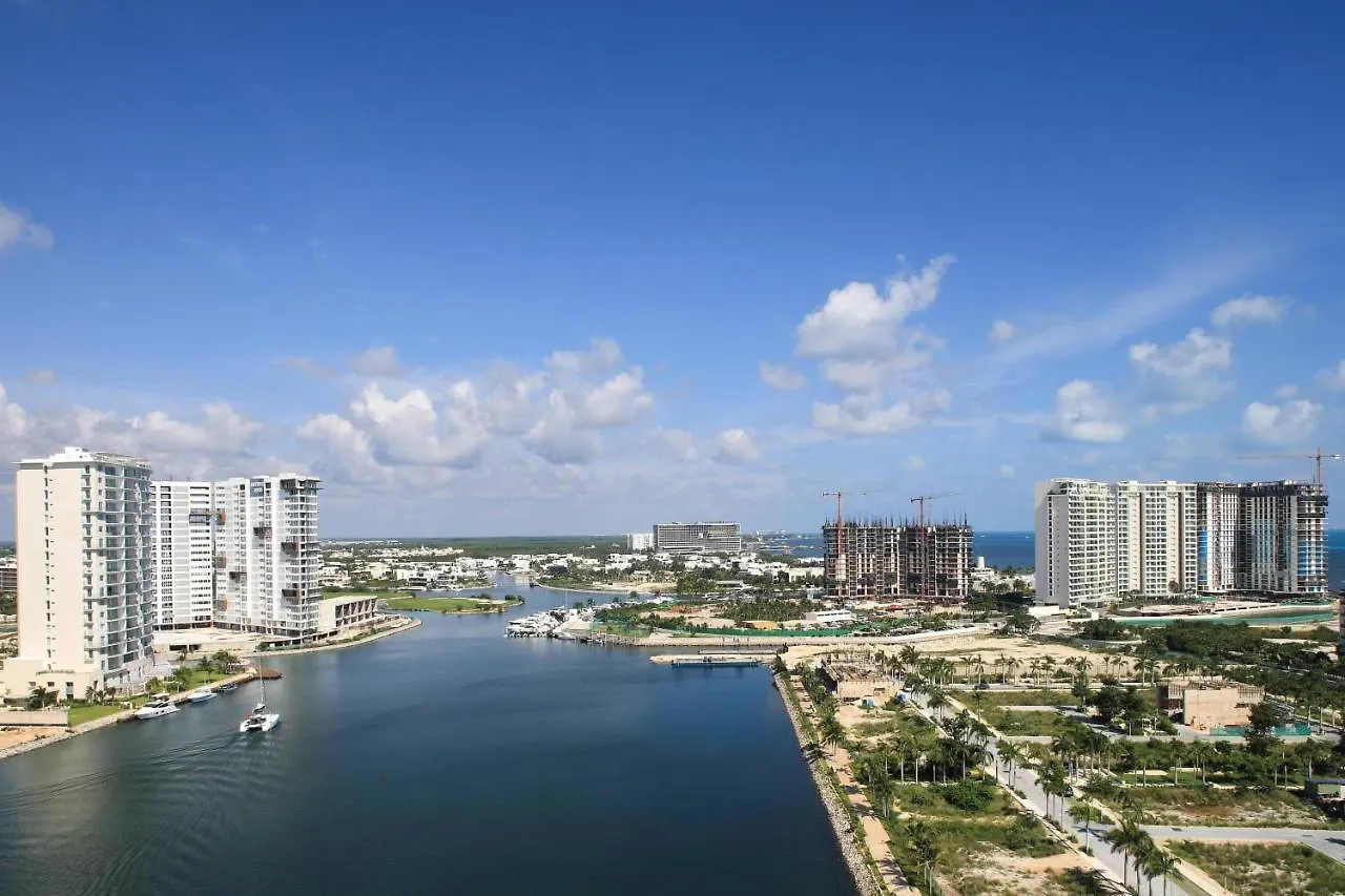 Renaissance Cancun Resort & Marina