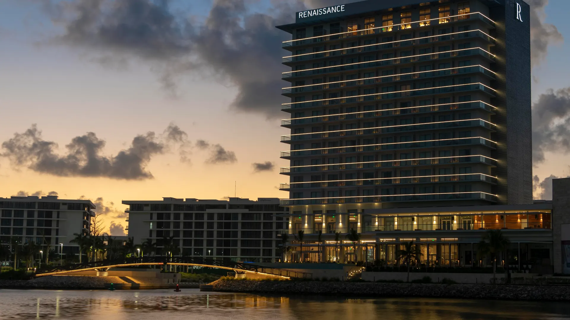 Renaissance Cancun Resort & Marina 5*,