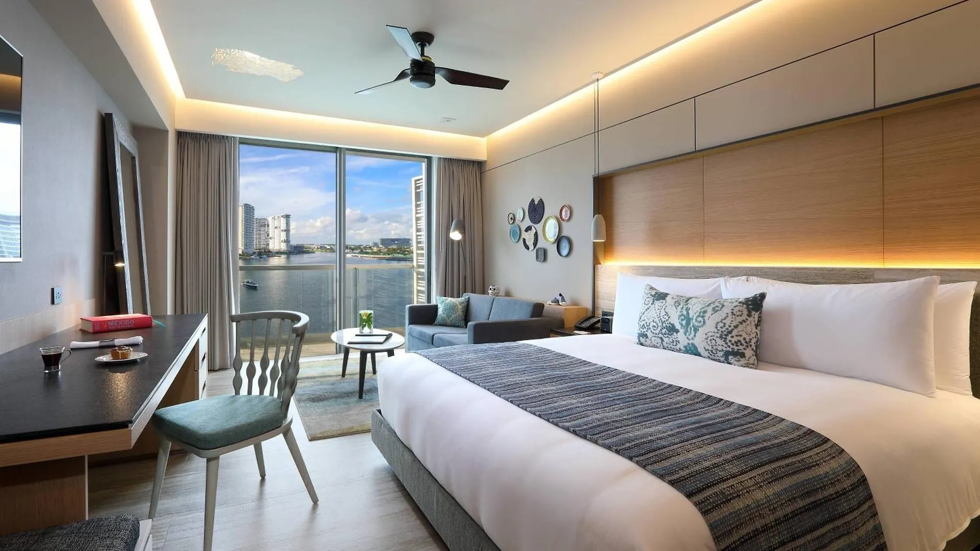 Renaissance Cancun Resort & Marina 5*,  México