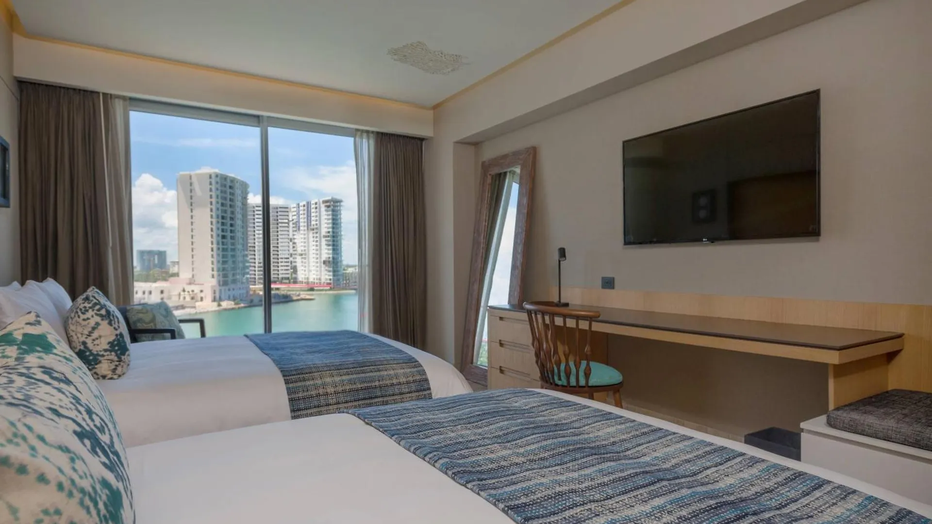 Renaissance Cancun Resort & Marina Hotel
