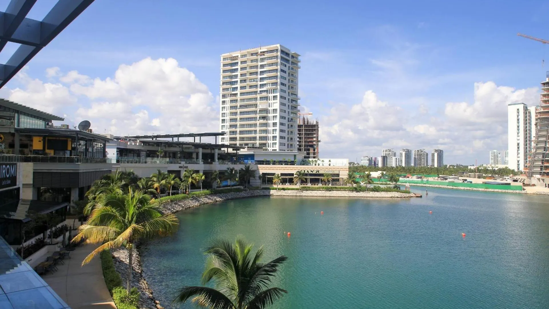 Renaissance Cancun Resort & Marina