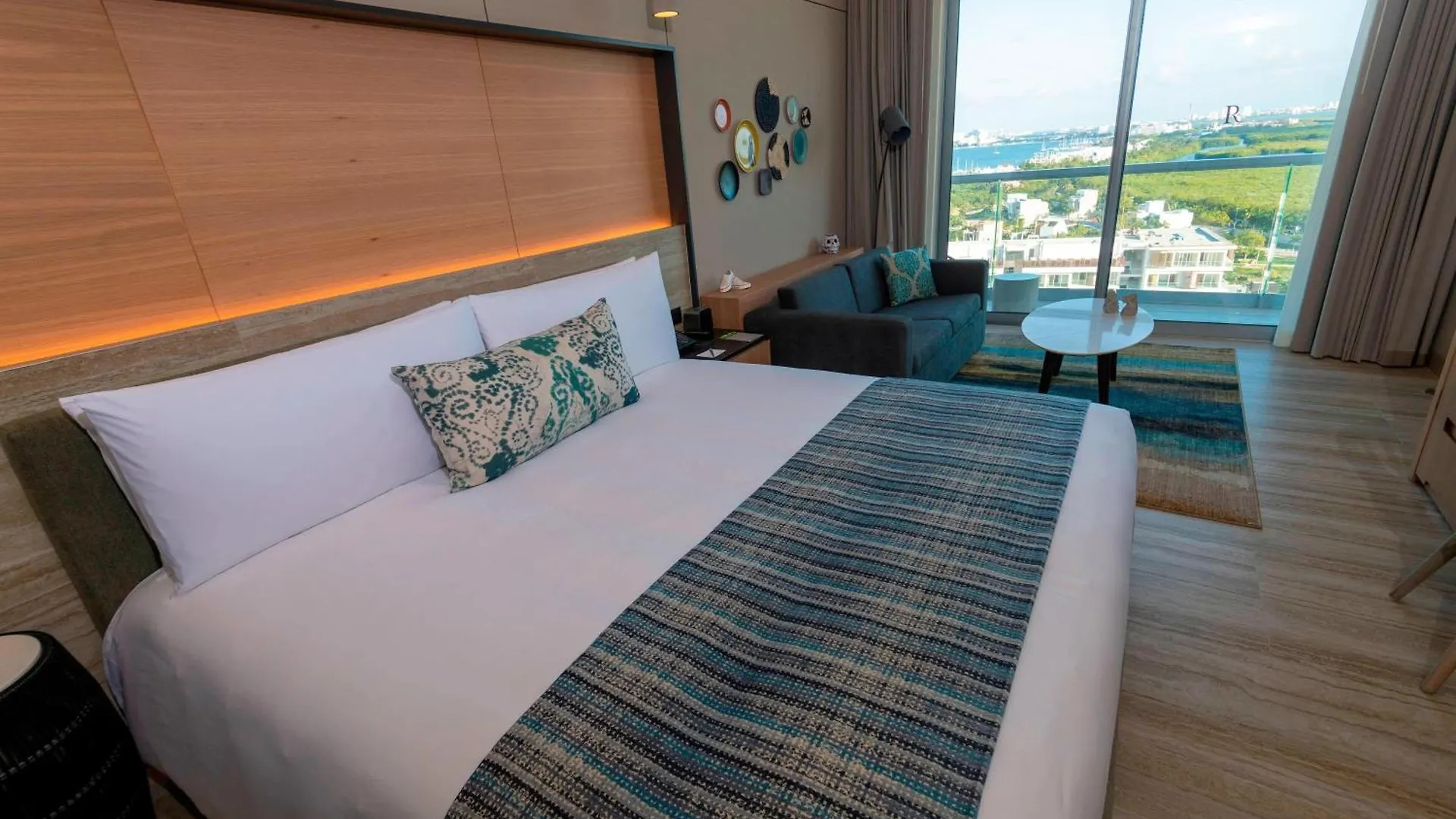Renaissance Cancun Resort & Marina 5*,
